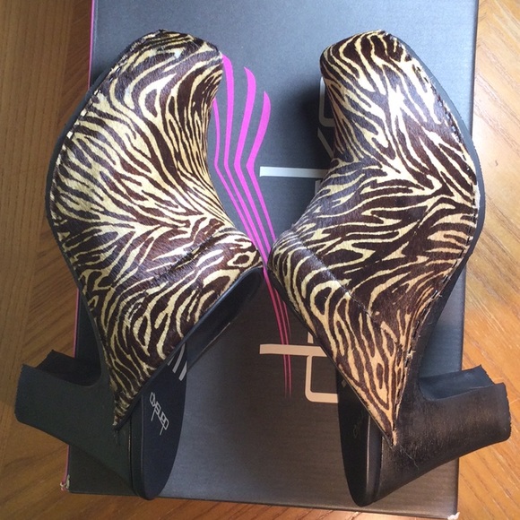 Dansko Rae Zebra Pony/size EU 40 mule heels - Picture 5 of 9